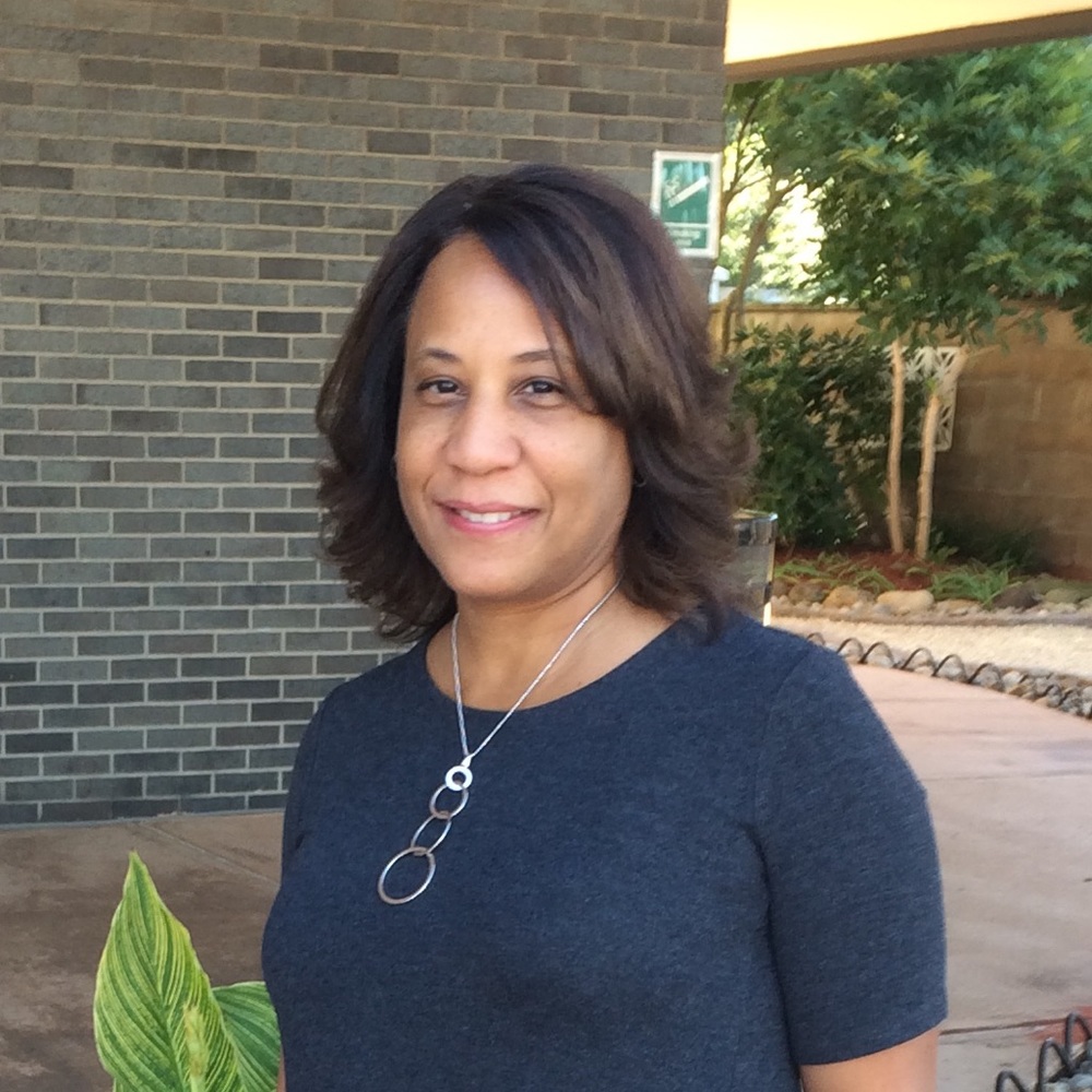 Meet your Posher, Ileana